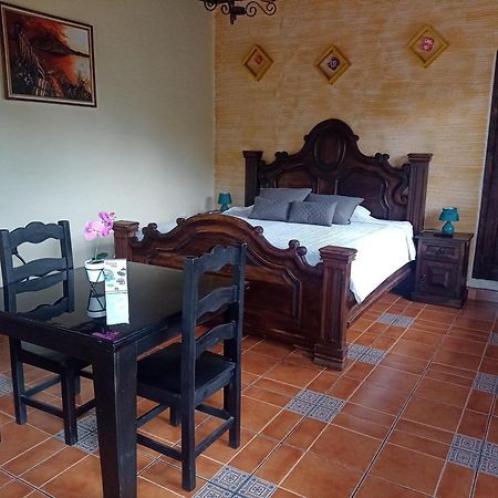 Hotel El Mirador Anexo 1 Santa Lucía Milpas Altas Oda fotoğraf