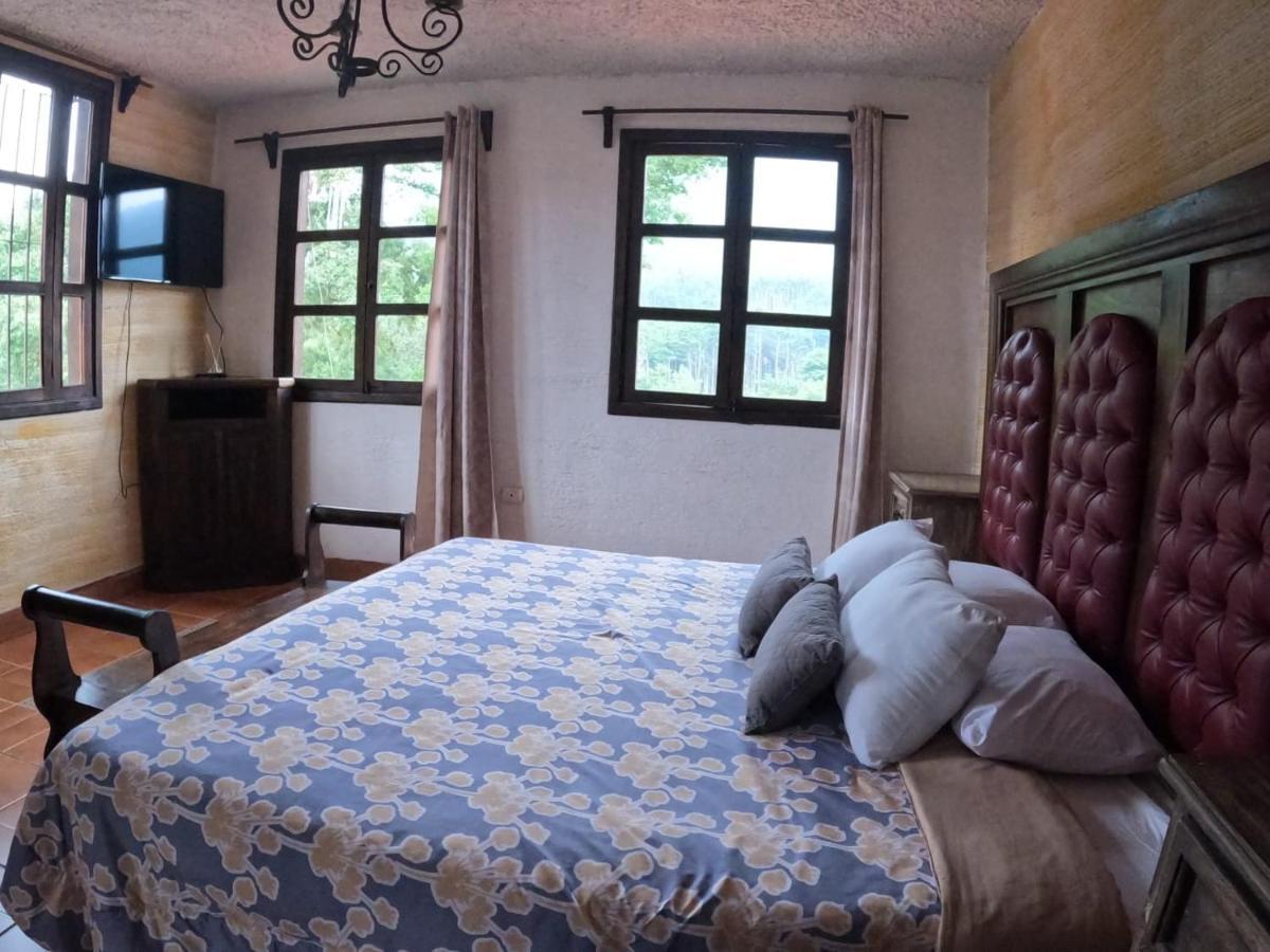 Hotel El Mirador Anexo 1 Santa Lucía Milpas Altas Dış mekan fotoğraf