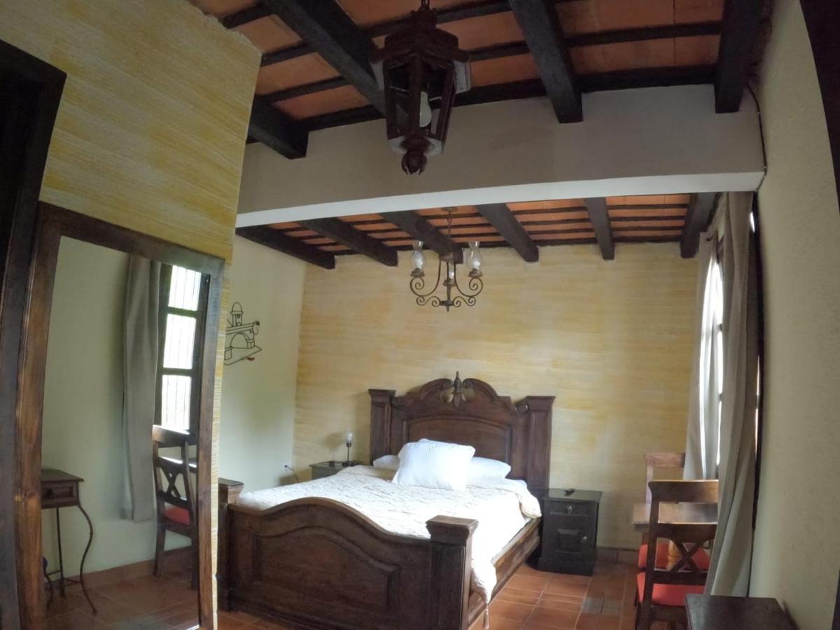 Hotel El Mirador Anexo 1 Santa Lucía Milpas Altas Oda fotoğraf