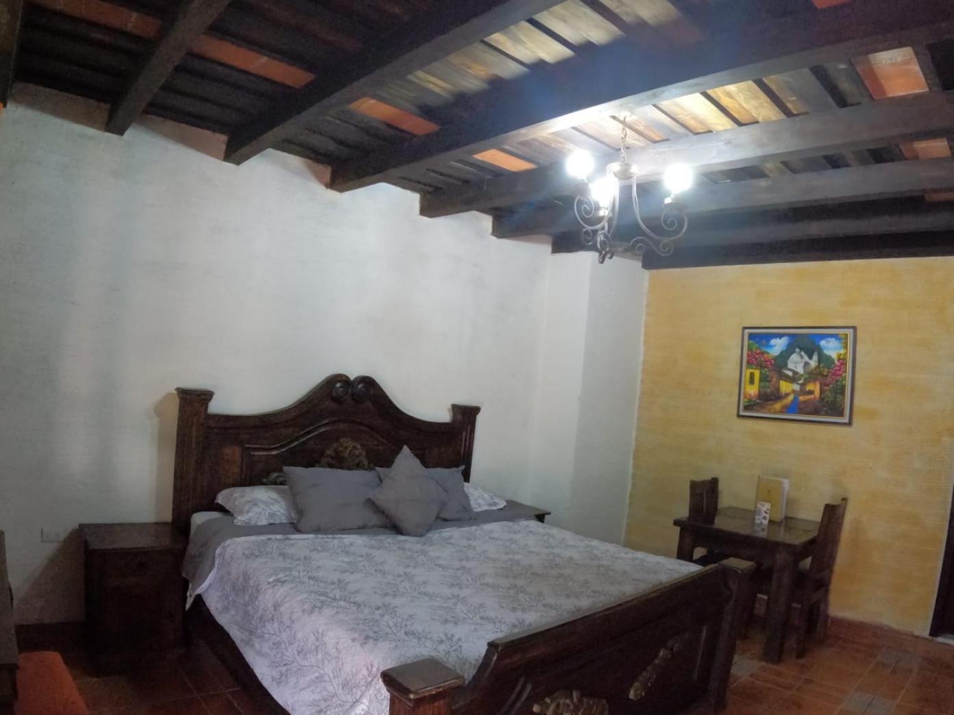 Hotel El Mirador Anexo 1 Santa Lucía Milpas Altas Oda fotoğraf